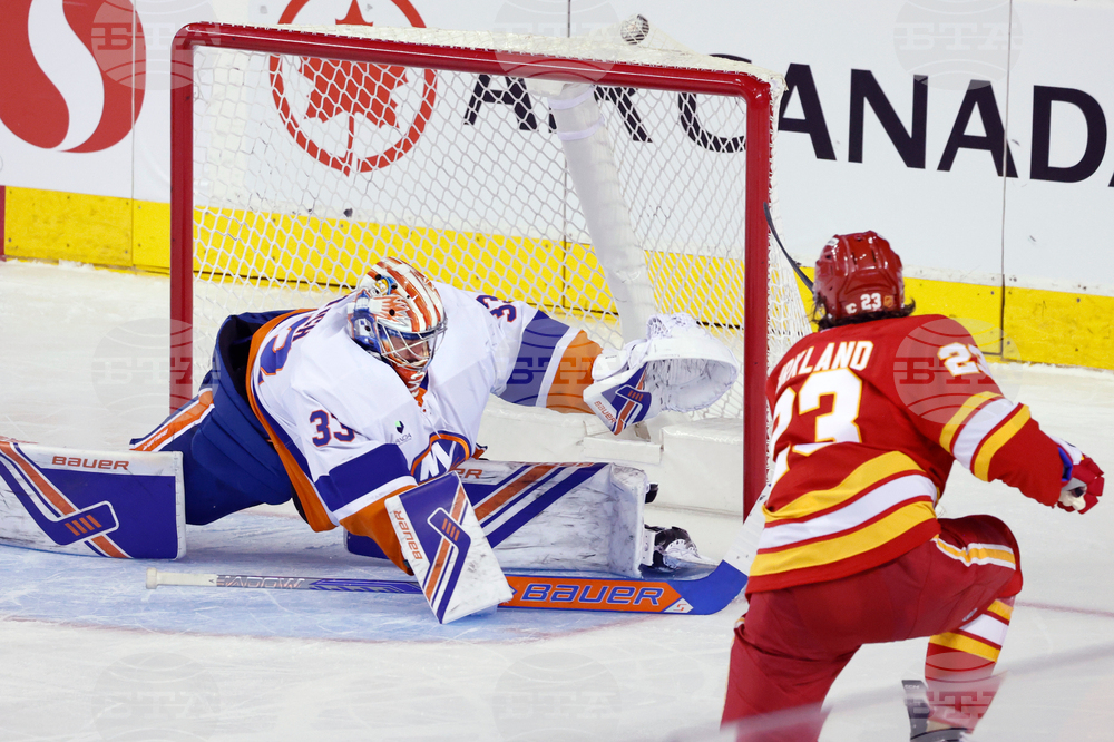 Islanders Flames Hockey