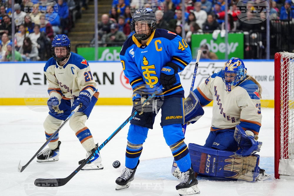 PWHL Goldeneyes Sceptres Hockey