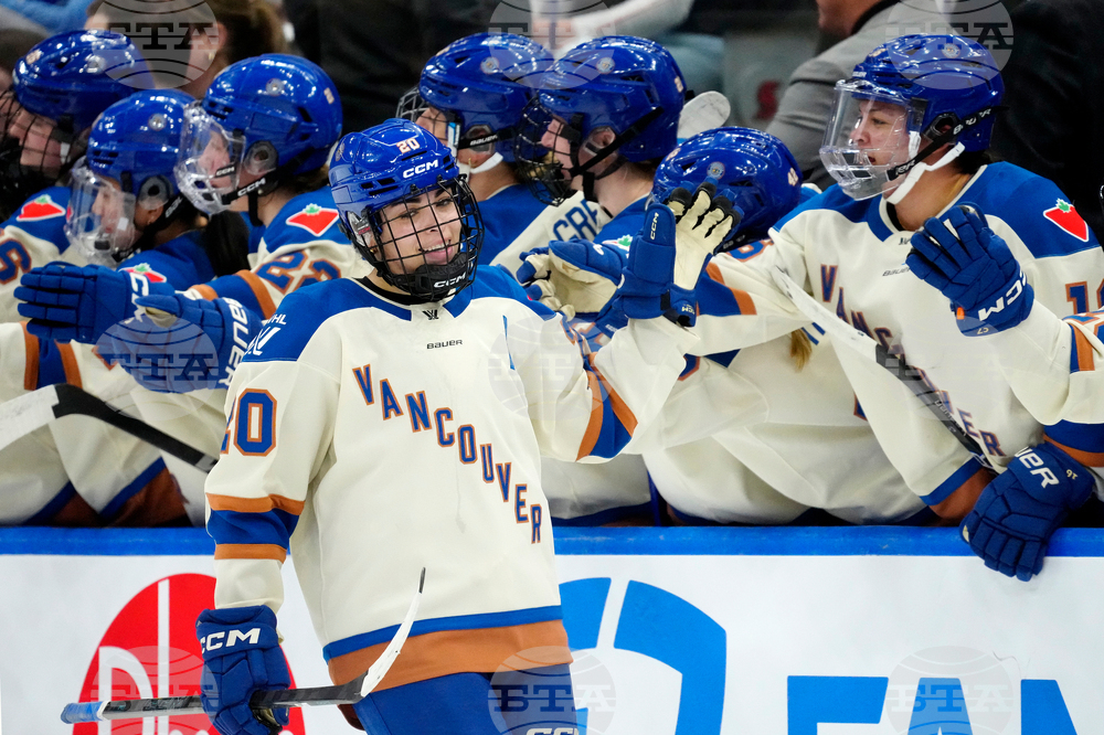 PWHL Goldeneyes Sceptres Hockey