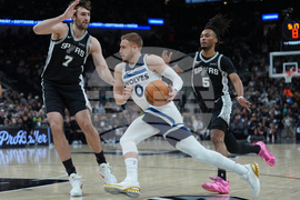 Timberwolves Spurs Basketball
