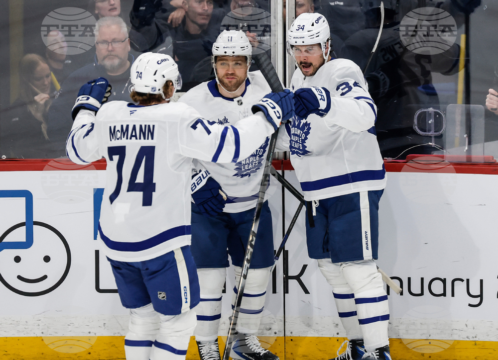 Maple Leafs Jets Hockey