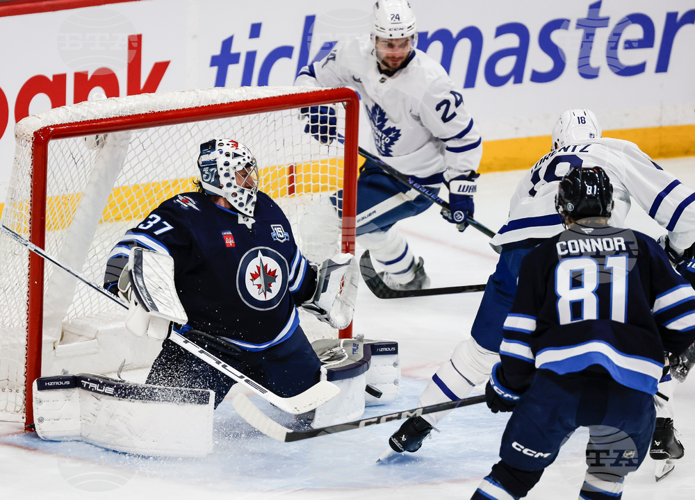 Maple Leafs Jets Hockey