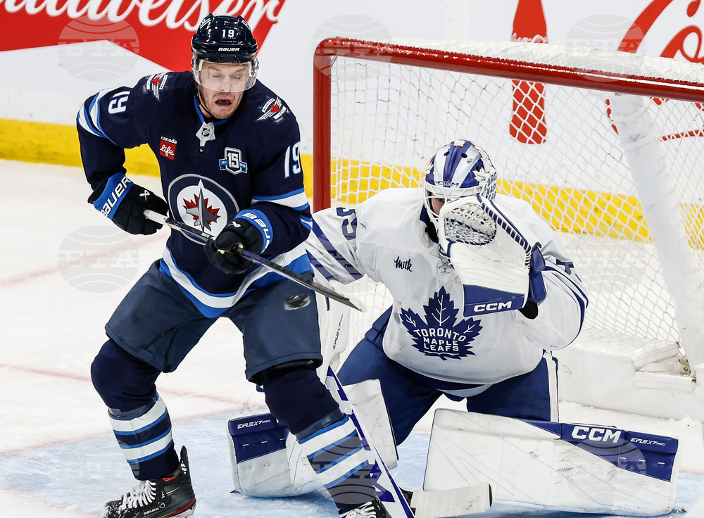 Maple Leafs Jets Hockey