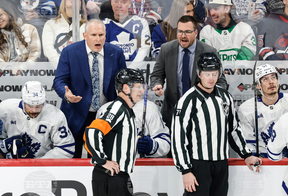 Maple Leafs Jets Hockey