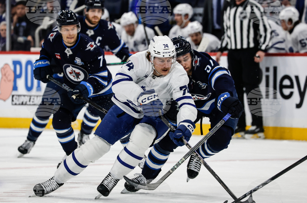 Maple Leafs Jets Hockey