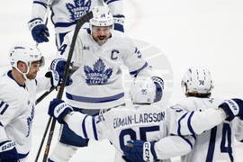 Maple Leafs Jets Hockey