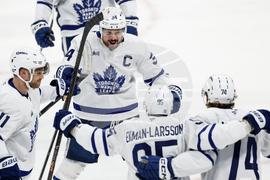 Maple Leafs Jets Hockey