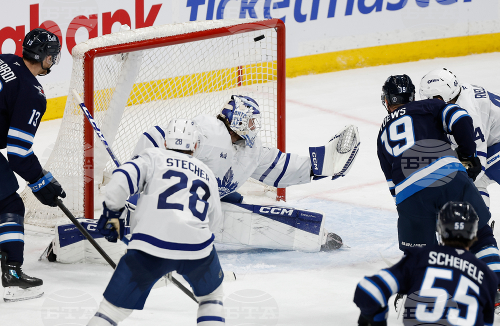 Maple Leafs Jets Hockey