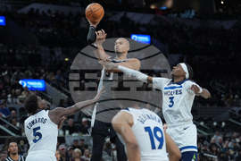 Timberwolves Spurs Basketball