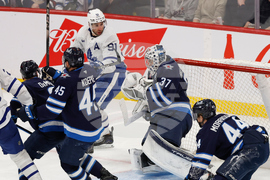 Maple Leafs Jets Hockey