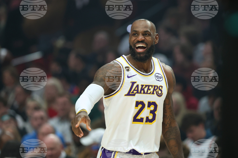 Lakers Trail Blazers Basketball