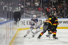 Oilers Canucks Hockey