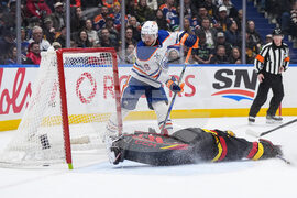 Oilers Canucks Hockey