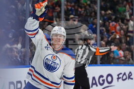 Oilers Canucks Hockey