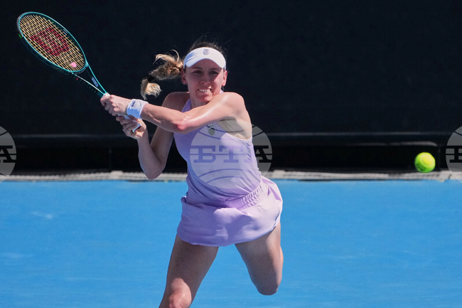 Втората поставена Екатерина Александрова (Русия) достигна до финала на турнира по тенис в Абу Даби