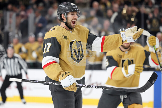 Вегас надигра Нешвил като домакин в Националната хокейна лига