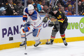 Oilers Canucks Hockey