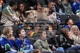 Oilers Canucks Hockey