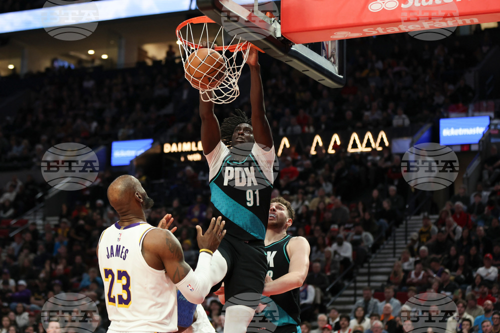 Lakers Trail Blazers Basketball