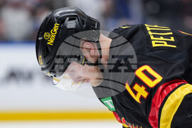 Oilers Canucks Hockey