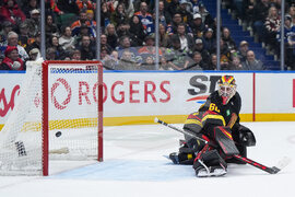 Oilers Canucks Hockey