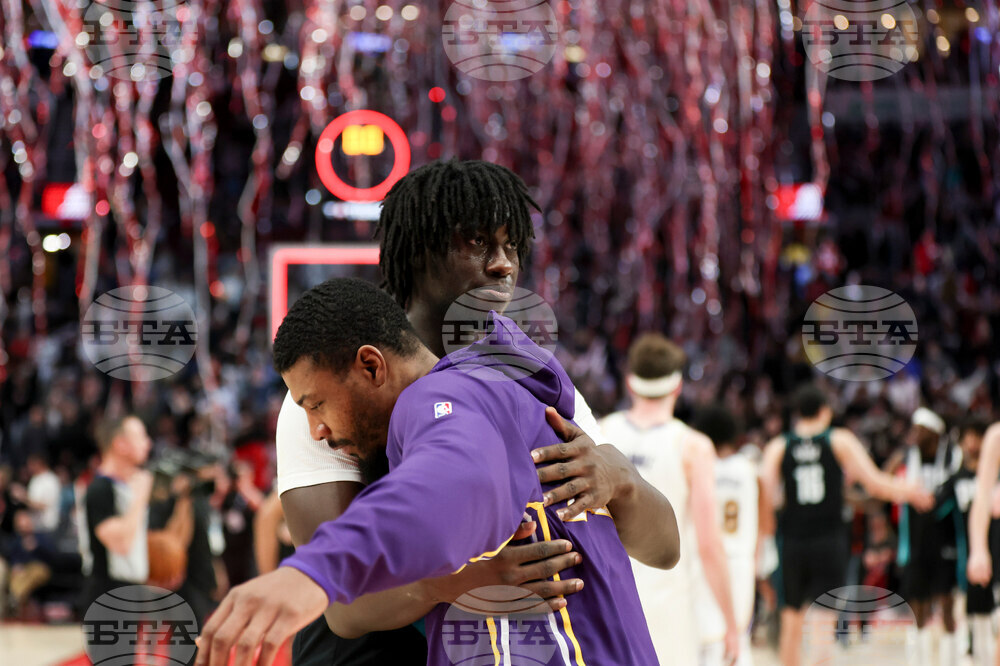 Lakers Trail Blazers Basketball