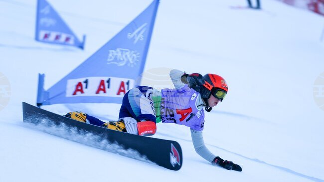 Малена Замфирова даде пето време в квалификацията за паралелния гигантски слалом от Световната купа по сноуборд в Банско