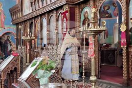 Шумен - храм „Свети Три Светители" - литургия