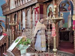 Шумен - храм „Свети Три Светители" - литургия