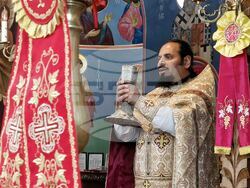 Шумен - храм „Свети Три Светители" - литургия