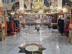 Шумен - храм „Свети Три Светители" - литургия