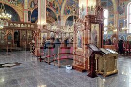 Шумен - храм „Свети Три Светители" - литургия