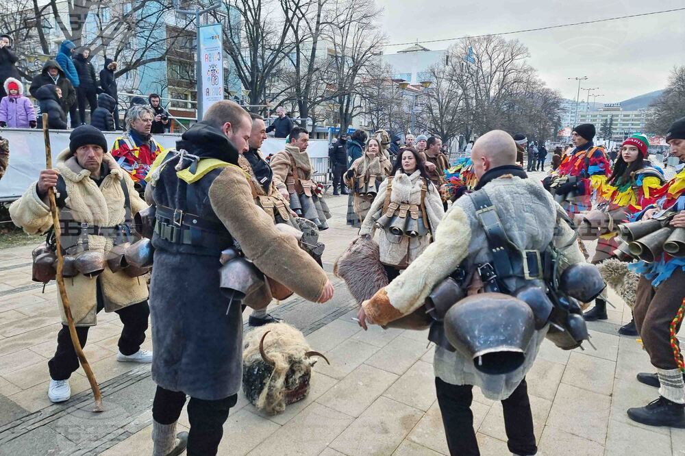 Перник - Международен фестивал на маскарадните игри „Сурва“ - втори ден