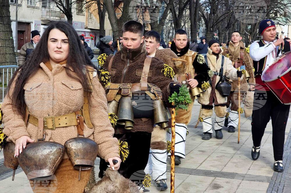 Перник - Международен фестивал на маскарадните игри „Сурва“ - втори ден
