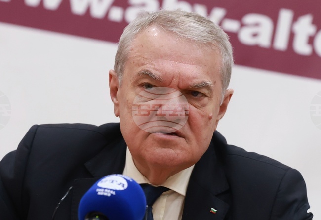 Обществената нагласа предполага лично участие на президента Радев в предстоящите избори, каза Румен Петков от "БСП - Обединена левица"