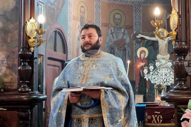 Добрич - храм „Св. Троица" - неделна служба