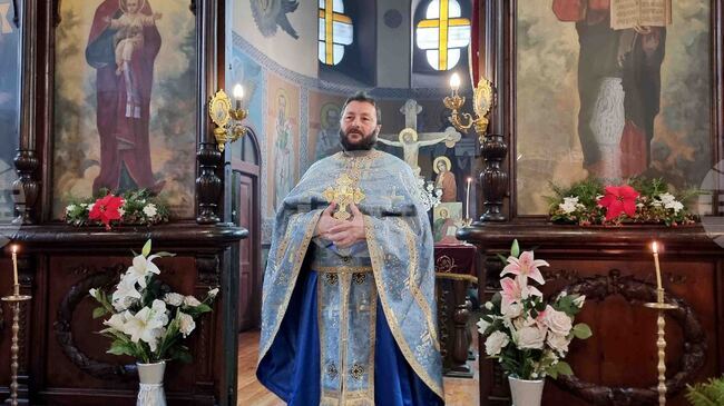 Благодарността към Бог е пътят към спасението, каза в неделната си проповед отец Емануил в храм "Св. Троица" в Добрич