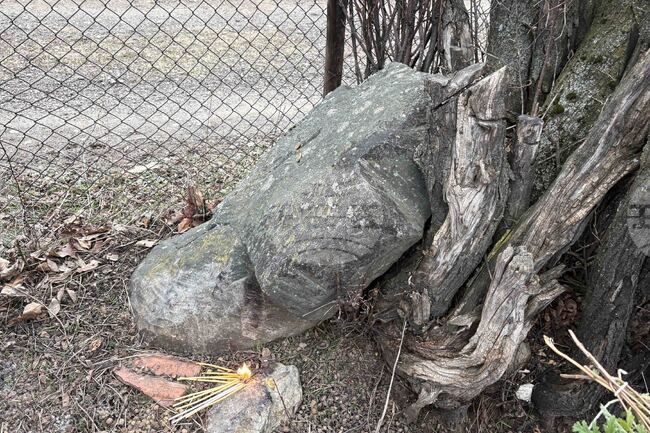 В самоковското село Доспей почитат паметта на свети Атанасий пред свещен каменен кръст