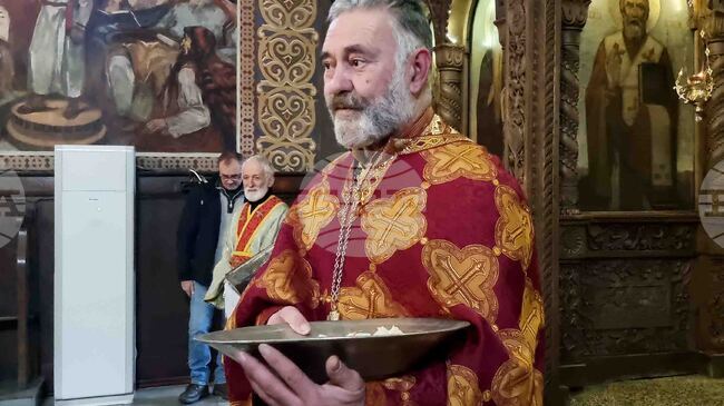 Към признателност призова миряните отец Антоний Дончев в неделната служба в Търговище 