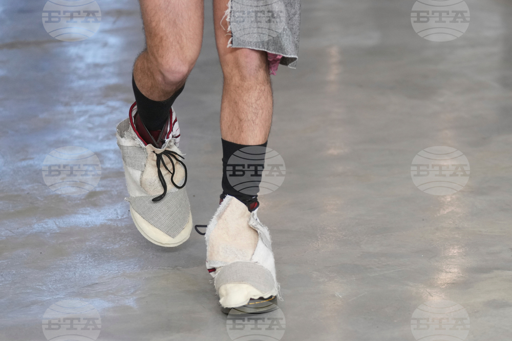 Italy Fashion Simon Cracker F/W 26/27