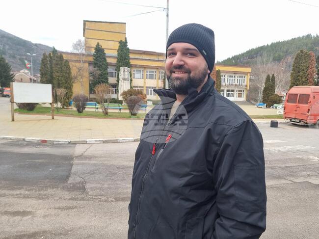 За намаляване на работното време и възнаграждението на председателя на Общинския съвет в Бобошево настоява общински съветник