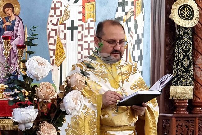 За духовната проказа на съвременния човек говори в неделната си проповед отец Йоан от храм "Света Петка" в Сливен