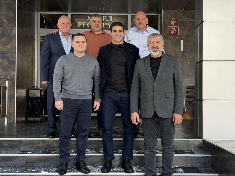 ОА Русе: Развитието на футбола в региона и създаването на Академия на БФС бяха обсъдени днес на среща между Георги Иванов и ръководството на Русе