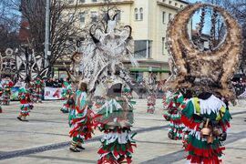 Перник - Международен фестивал на маскарадните игри „Сурва“ - втори ден