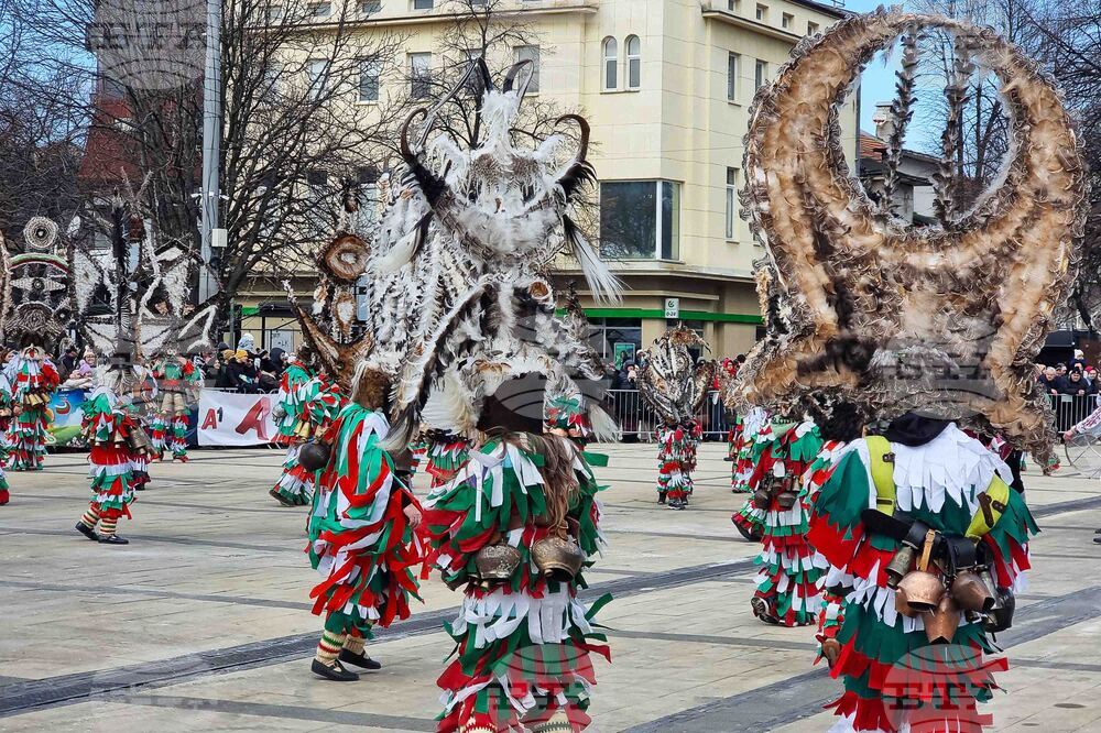 Перник - Международен фестивал на маскарадните игри „Сурва“ - втори ден