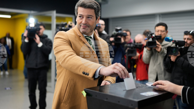 Представител на крайната десница и социалист се насочват към балотажа на президентските избори в Португалия, показват екзитполове