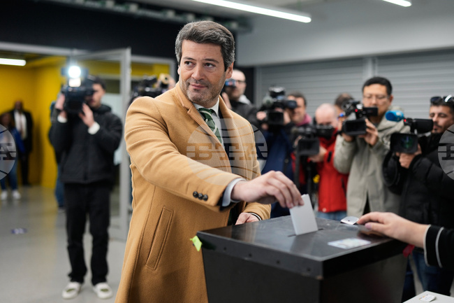 Представител на крайната десница и социалист се насочват към балотажа на президентските избори в Португалия, показват екзитполове