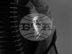 Арменският акордеонист Давид Йенгибаря ще има концерти в София, Пловдив и Русе, снимка – „Аларма пънк джаз“