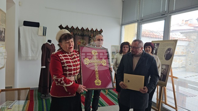 Панагюрище -  Райна Княгиня - годишнина - изложба