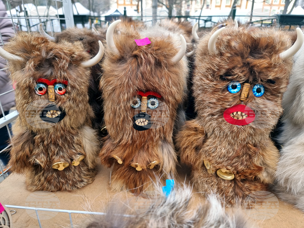 Асоциацията на българските училища в Америка организира ученически конкурс за изработка на кукерска маска